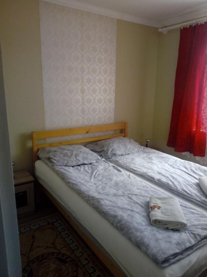 Kiraly Apartman Gheorgheni  Buitenkant foto
