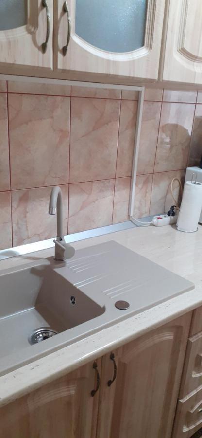 Kiraly Apartman Gheorgheni  Buitenkant foto